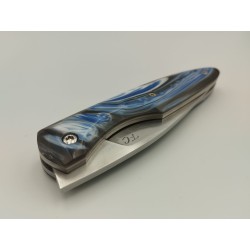 Couteau 2 Clous 14C28N - Plaquettes Résine nuances de bleu - Artisanat Français
